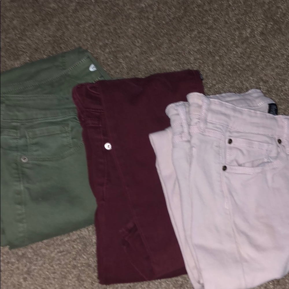 SOLD 3 pairs of gap jeans